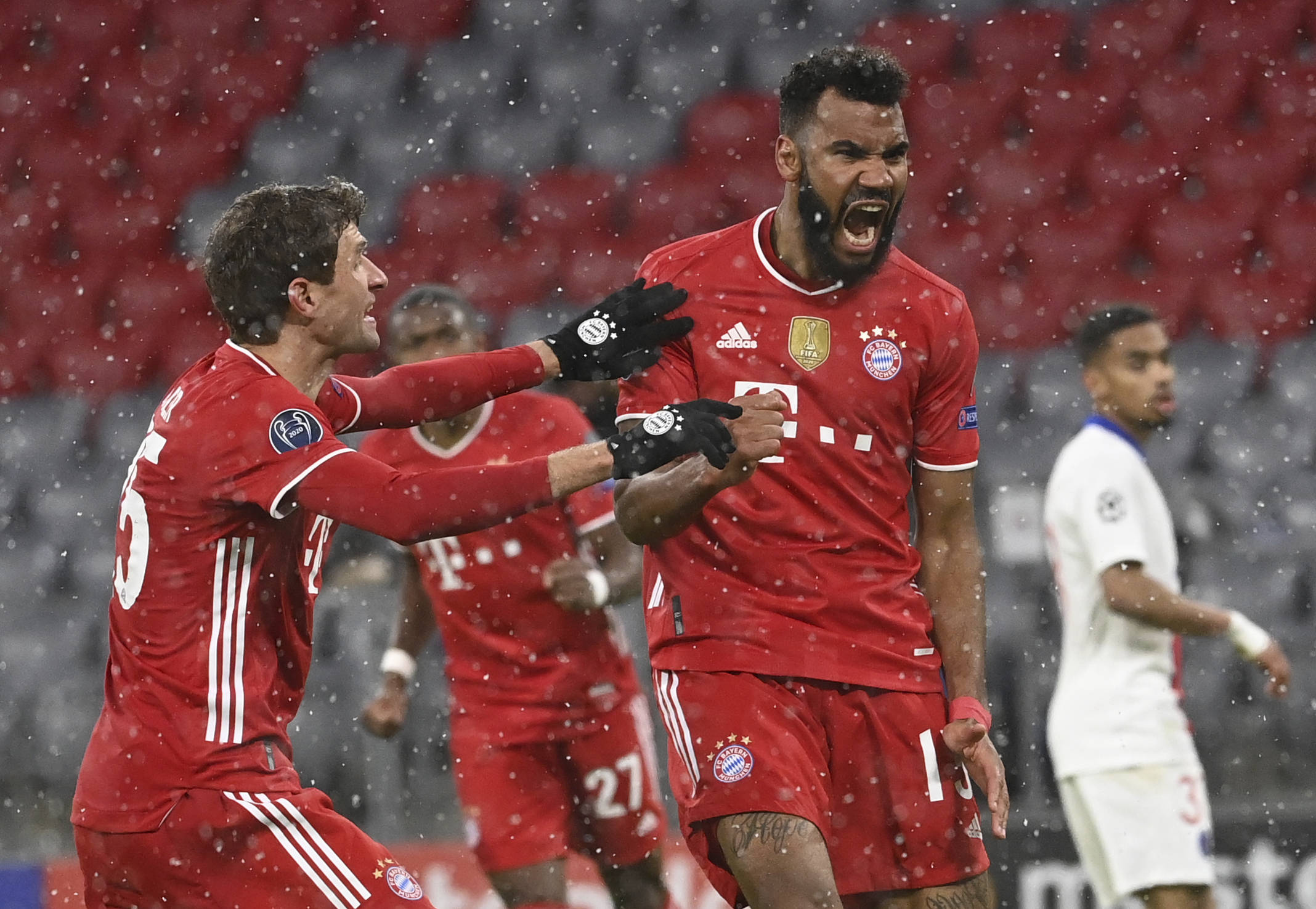 鲍尔17+5+5曼20分 黄蜂9人上双狂胜爵士55分