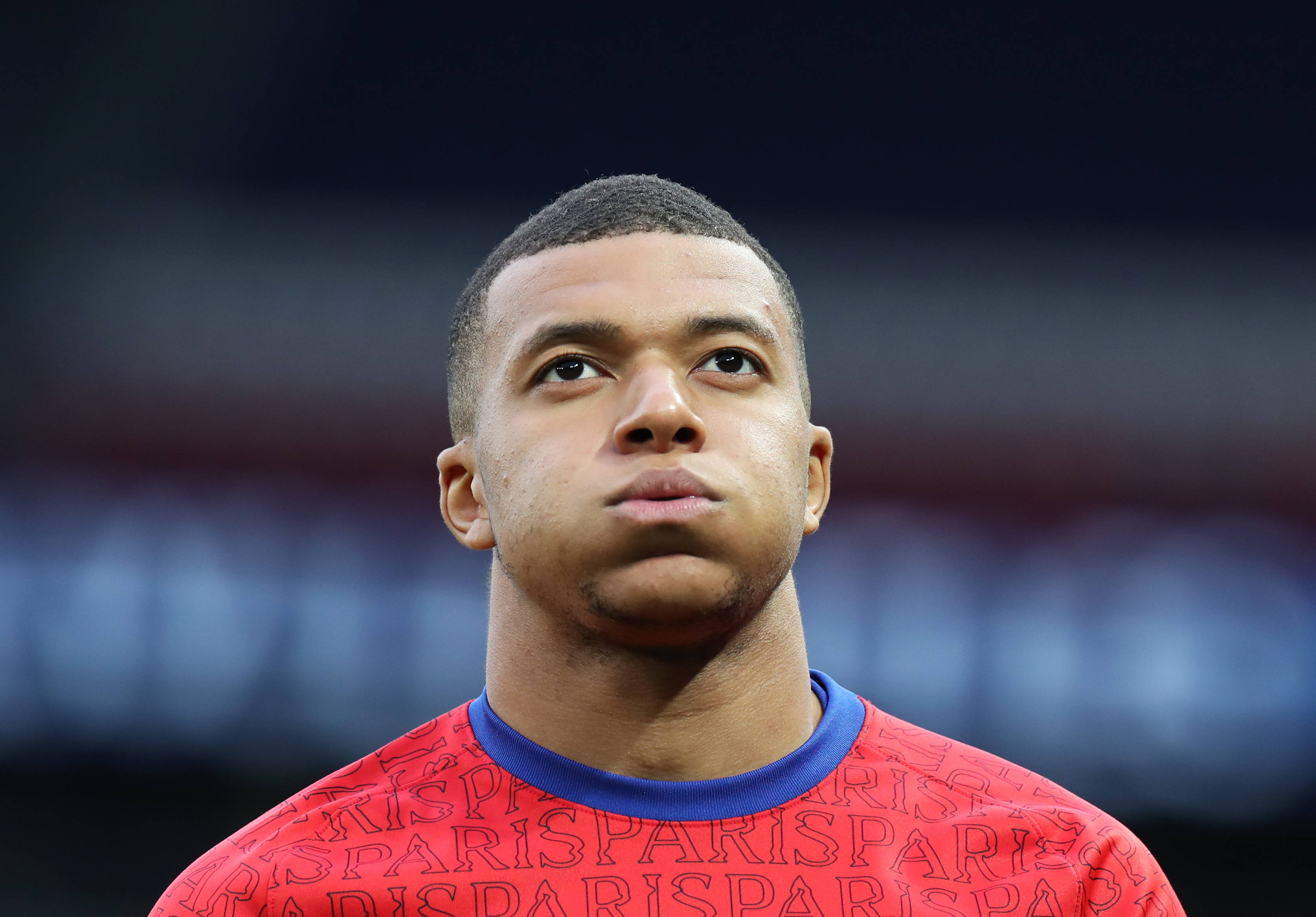 1亿砸中卫+5球杀神！足坛一夜3重磅，曼城巴黎冲冠稳了？