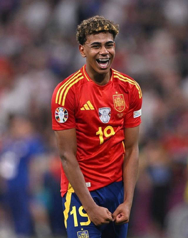 杨瀚森14+17+2+2！篮板创新高，率队127-111获大胜，开拓者淘到宝